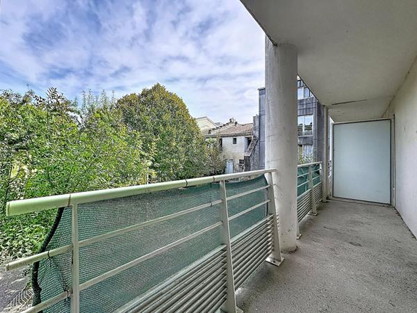 AVIGNON T2 33 M² CLIMATISE AVEC BALCON PROCHE REMPARTS