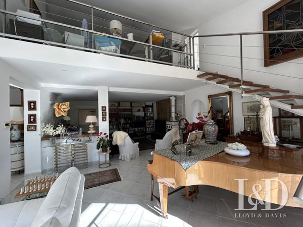 ST RAPHAEL-QUARTIER PRISE LES PLAINES-VILLA TRADITIONNELLE T6 AVEC PISCINE ET JARDIN PAYSAGER