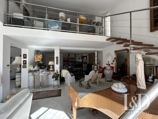 ST RAPHAEL-QUARTIER PRISE LES PLAINES-VILLA TRADITIONNELLE T6 AVEC PISCINE ET JARDIN PAYSAGER