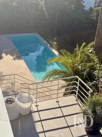 ST RAPHAEL-QUARTIER PRISE LES PLAINES-VILLA TRADITIONNELLE T6 AVEC PISCINE ET JARDIN PAYSAGER