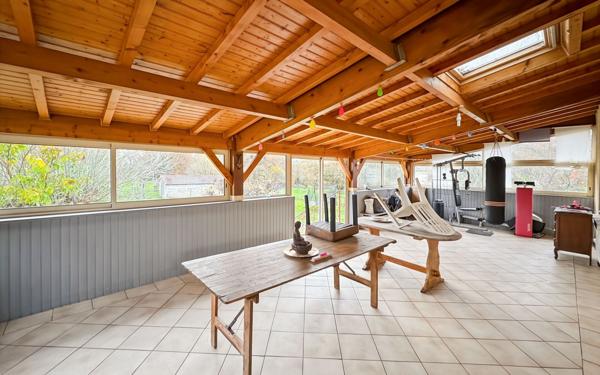 Maison à vendre    6 pièces •  Saint-Astier