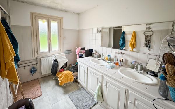 Maison à vendre    6 pièces •  Saint-Astier