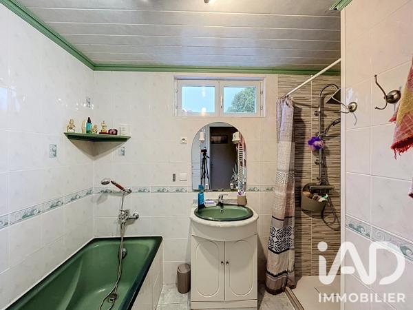 Maison à vendre 6 pièces 136 m² Saint-Gervais-les-Trois-Clochers
