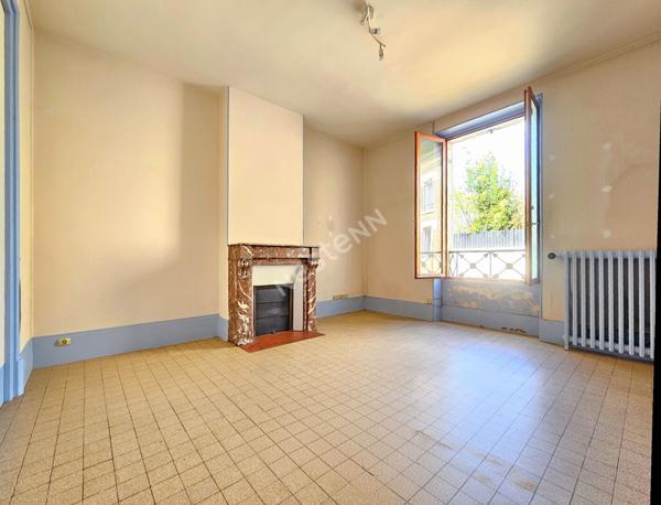 Maison Marines 8 pièce(s) 161.81 m2