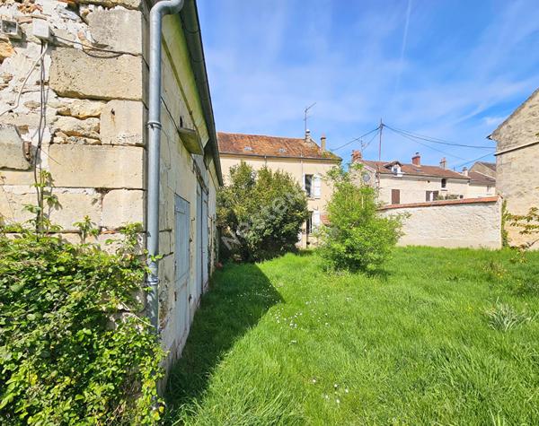Maison Marines 8 pièce(s) 161.81 m2