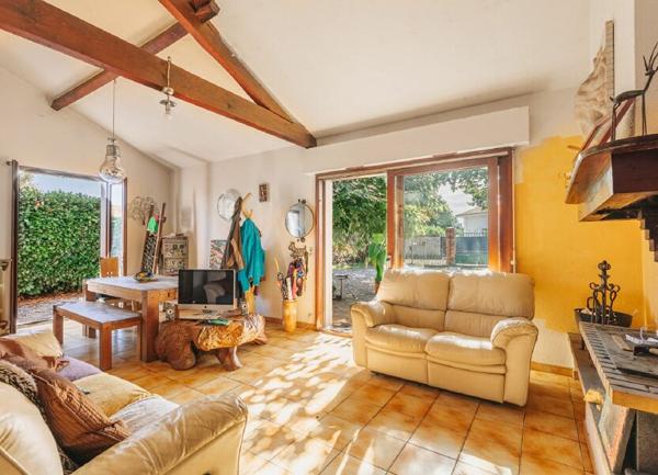 Maison à vendre    5 pièces •  Tosse