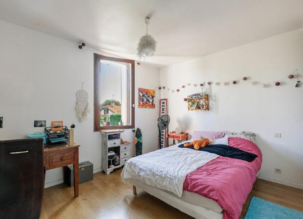 Maison à vendre    5 pièces •  Tosse