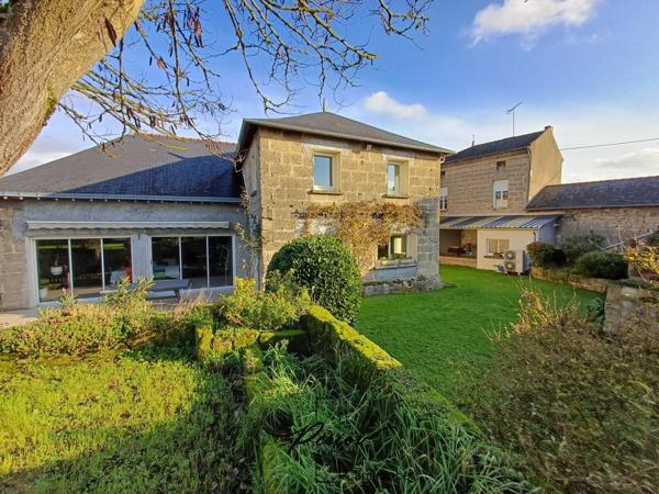 Maison familiale en pierres - 5 chambres - 900 m² de terrain clos de murs