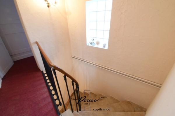 Maison familiale en pierres - 5 chambres - 900 m² de terrain clos de murs