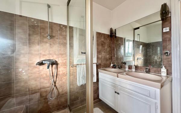 Appartement à vendre    3 pièces • 91,90 m2 Saint-Laurent-du-Var