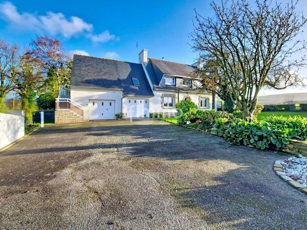 Maison de 6 pièces, 140 m² à Quéménéven 29180