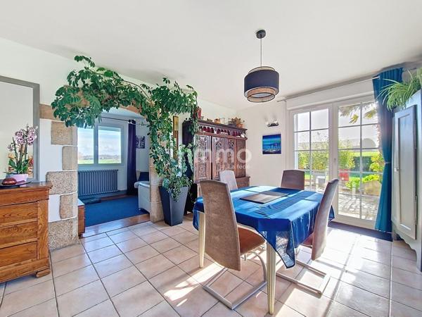 Maison de 6 pièces, 140 m² à Quéménéven 29180