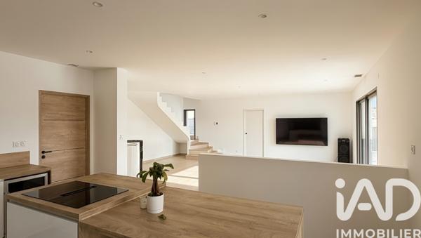 Maison à vendre 4 pièces 132 m² Mormoiron