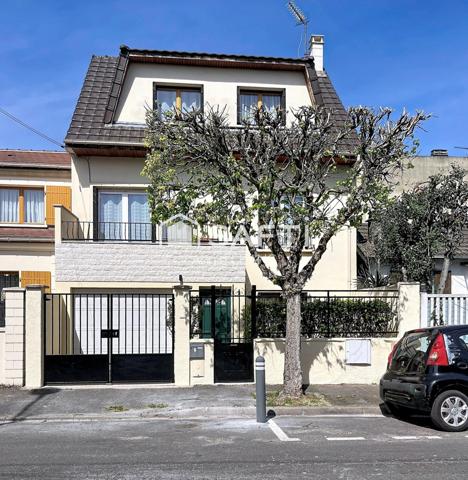 Maison familiale lumineuse avec terrasse sans vis-à-vis à Drancy, proche mairie et écoles( Collège Anatole France / Lycée Eugène Lacroix), à 12 min du RER B.