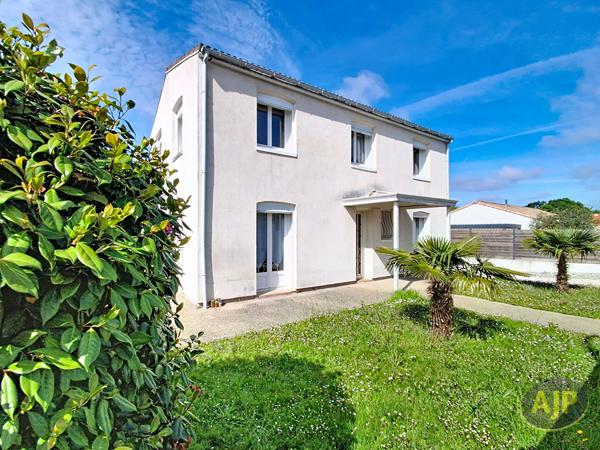Vente maison La Roche Sur Yon : 304 000 € - AJP Immobilier La Roche-sur-Yon