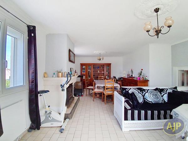 Vente maison La Roche Sur Yon : 304 000 € - AJP Immobilier La Roche-sur-Yon