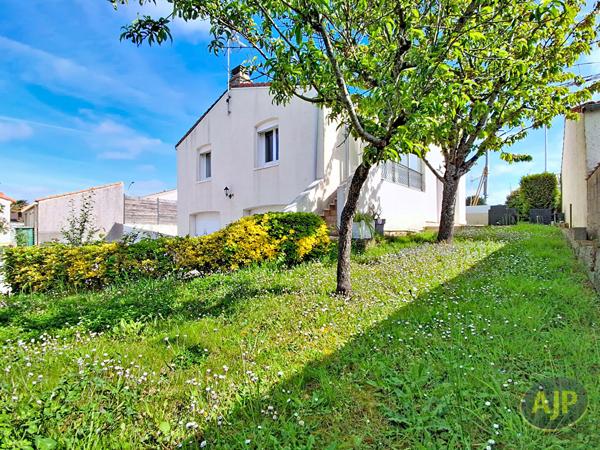 Vente maison La Roche Sur Yon : 304 000 € - AJP Immobilier La Roche-sur-Yon