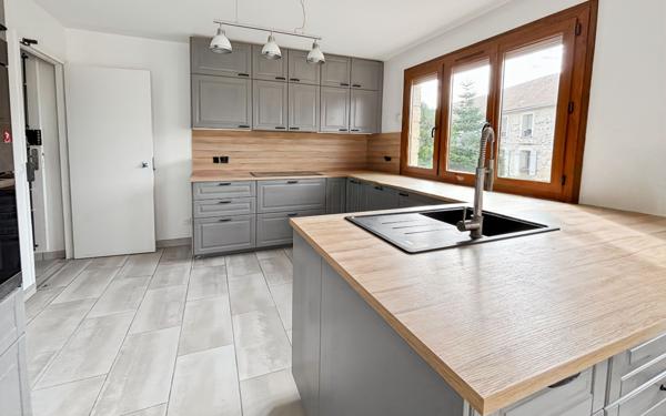 Appartement à vendre    3 pièces • 75,95 m2 Étréchy