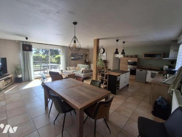 Maison familiale de 180 m² avec 4 chambres et beau jardin à Malville