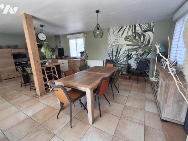 Maison familiale de 180 m² avec 4 chambres et beau jardin à Malville