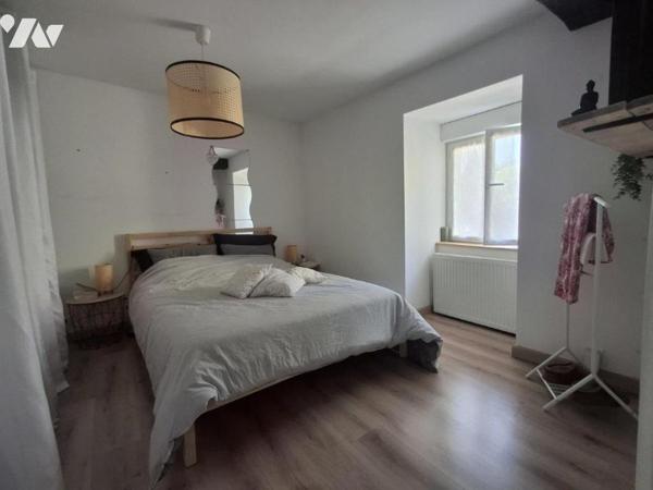 Maison familiale de 180 m² avec 4 chambres et beau jardin à Malville