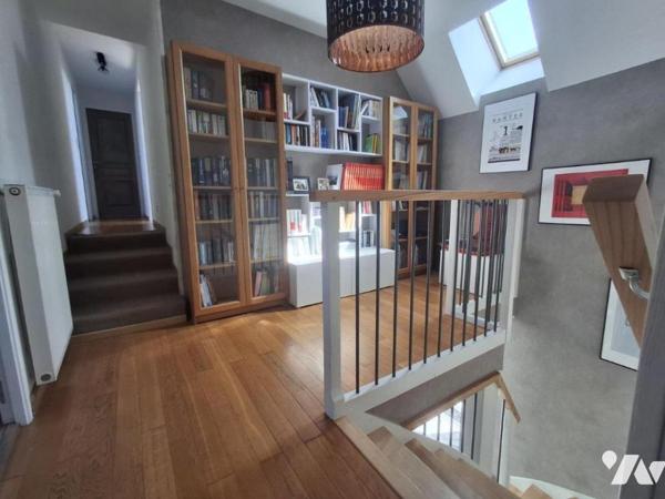 Maison familiale de 180 m² avec 4 chambres et beau jardin à Malville