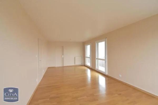 Appartement à louer 4 pièces 82.32m² Le Mans (72100)