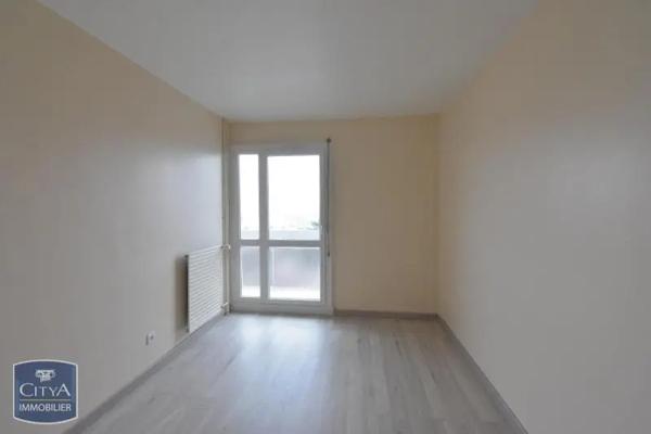 Appartement à louer 4 pièces 82.32m² Le Mans (72100)