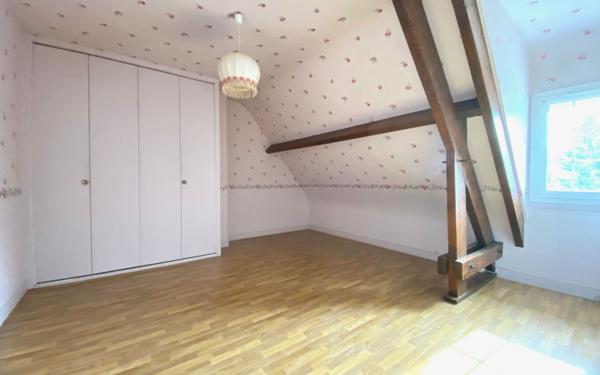 Maison à vendre    5 pièces •  Mézières-sur-Seine