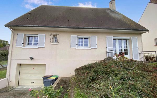 Maison à vendre    5 pièces •  Mézières-sur-Seine