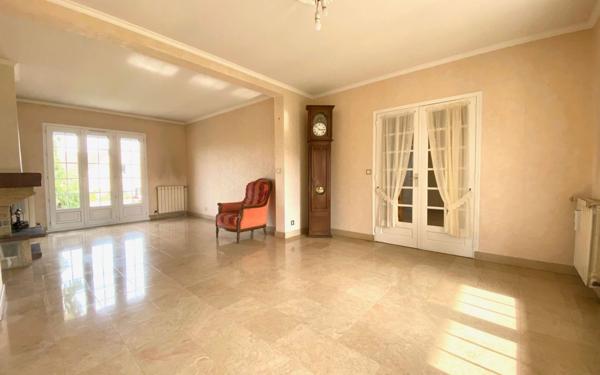 Maison à vendre    5 pièces •  Mézières-sur-Seine