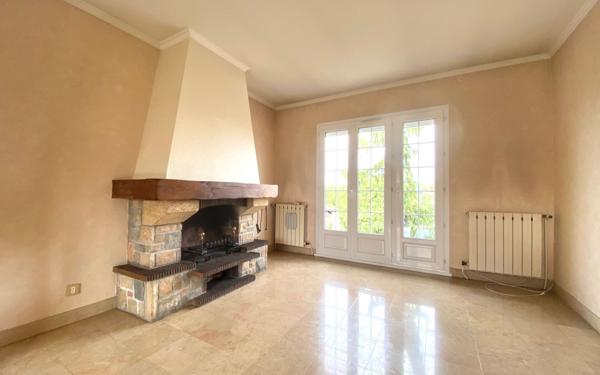 Maison à vendre    5 pièces •  Mézières-sur-Seine