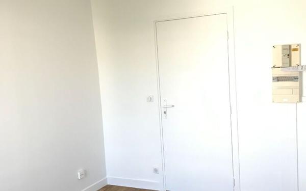 Appartement à louer    1 pièce • 17,93 m2 Châtillon