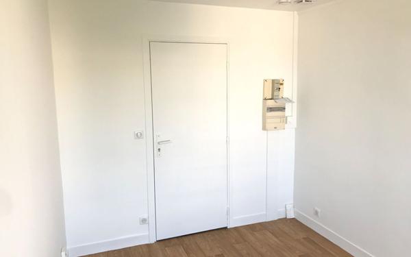 Appartement à louer    1 pièce • 17,93 m2 Châtillon