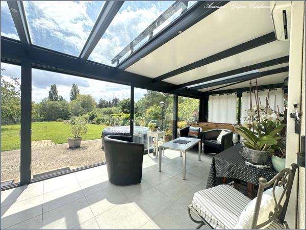 Courville-sur-Eure, belle maison de 193 m², 4 chambres, véranda, garages - 1926 m² de terrain