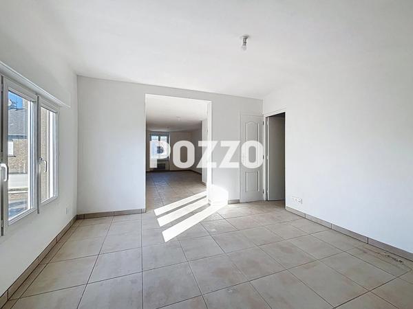 A Vendre - Saint Hilaire Du Harcouet Immeuble 6 pièce(s) 280 m² - Commerce - Appartement - SAINT HILAIRE DU HARCOUET
