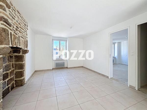 A Vendre - Saint Hilaire Du Harcouet Immeuble 6 pièce(s) 280 m² - Commerce - Appartement - SAINT HILAIRE DU HARCOUET