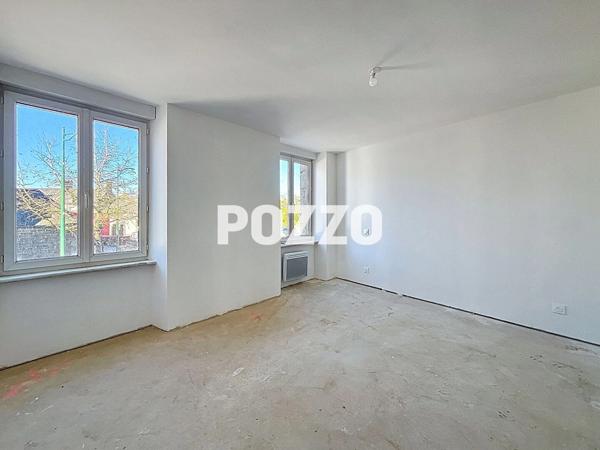 A Vendre - Saint Hilaire Du Harcouet Immeuble 6 pièce(s) 280 m² - Commerce - Appartement - SAINT HILAIRE DU HARCOUET