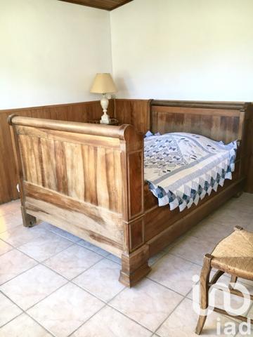 Longère 5 pièces de 110 m² à Gémozac (17260)