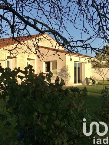 Longère 5 pièces de 110 m² à Gémozac (17260)