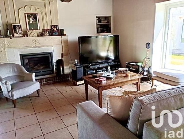 Longère 5 pièces de 110 m² à Gémozac (17260)