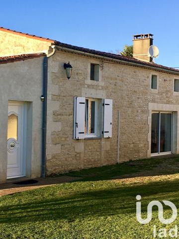 Longère 5 pièces de 110 m² à Gémozac (17260)