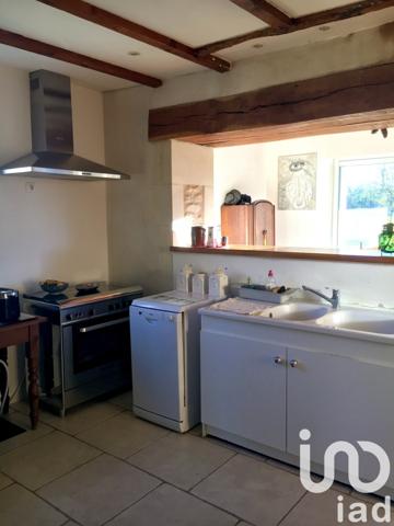 Longère 5 pièces de 110 m² à Gémozac (17260)