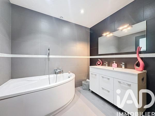 Maison à vendre 6 pièces 187 m² Ormesson-sur-Marne