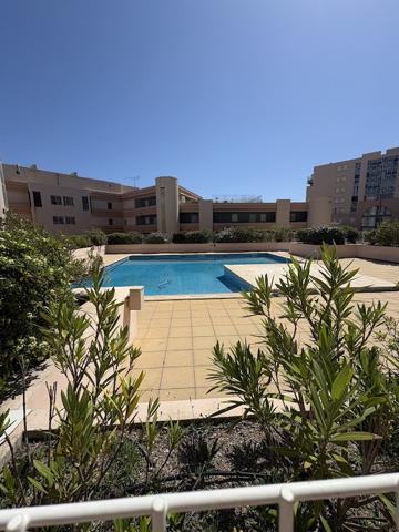 Appartement
         2 pièces
        - 55 m² 252 000 € *