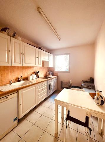 Appartement
         2 pièces
        - 55 m² 252 000 € *