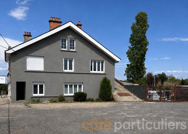 Vente
                Immeuble720 m² - 1 Pièce -
                    LUC LA PRIMAUBE (12450)