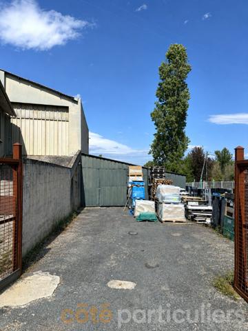 Vente
                Immeuble720 m² - 1 Pièce -
                    LUC LA PRIMAUBE (12450)