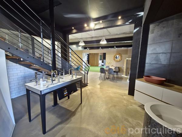 Vente
                Immeuble720 m² - 1 Pièce -
                    LUC LA PRIMAUBE (12450)