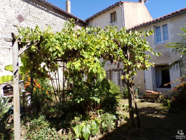 Maison en pierre située à VILLEFAGNAN Nord Charente